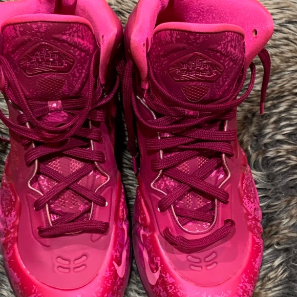 nike hyperposite pink